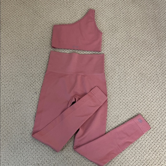 SET ACTIVE x Ouai Collab (Top & Leggings) Workout Set Sz XS - Picture 3 of 7